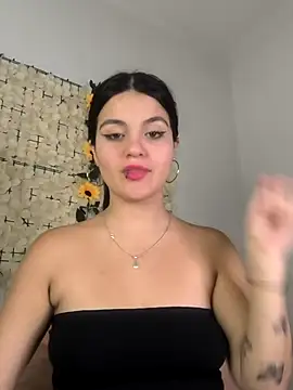 Lorenaa1 online show from May 2, 12:04 am