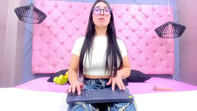 Mia Horney online show from January 14, 12:22 pm