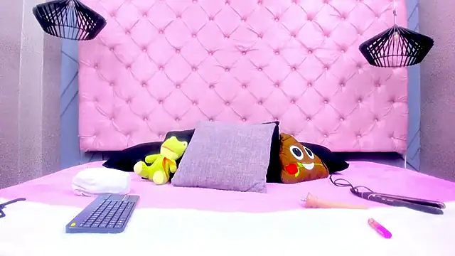 Mia Horney online show from January 15, 1:16 pm