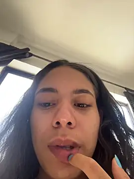 Snapshot of catee_martinez chatting on November 7, 5:13 pm catee martinez online show from November 7, 5:13 pm