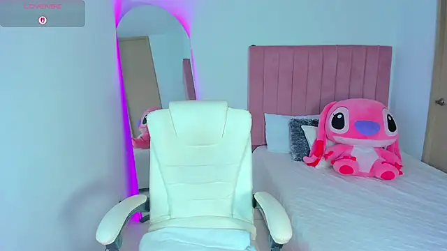 Janettcruz online show from January 10, 7:59 pm