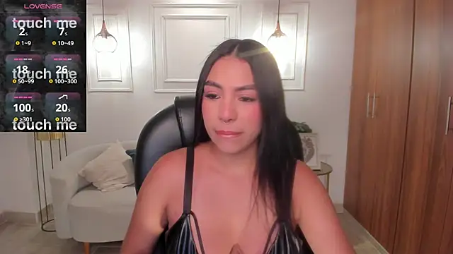 Snapshot of emma_connor1 chatting on August 6, 12:12 am emma connor1 online show from August 6, 12:12 am