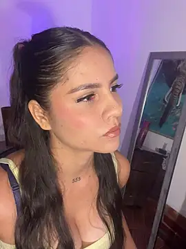 Snapshot of alisaa_jhons1 chatting on July 16, 10:10 am alisaa jhons1 online show from July 16, 10:10 am