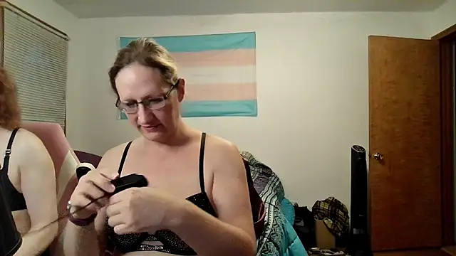 Snapshot of Savanah_Banana_ chatting on June 6, 10:31 am Savanah Banana online show from June 6, 10:31 am