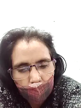 sanjana077 online show from February 17, 4:42 am