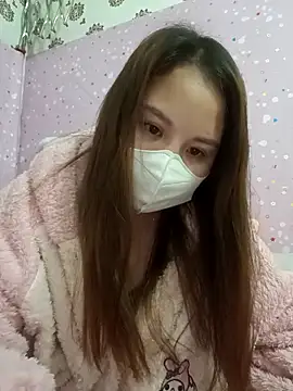 Snapshot of linh-xinh18 chatting on November 20, 6:07 pm linh-xinh18 online show from November 20, 6:07 pm