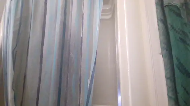 Snapshot of iratherbeunbothered chatting on November 11, 9:31 am iratherbeunbothered online show from November 11, 9:31 am