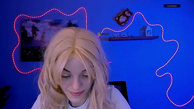 mia starrr  online show from March 21, 8:01 pm