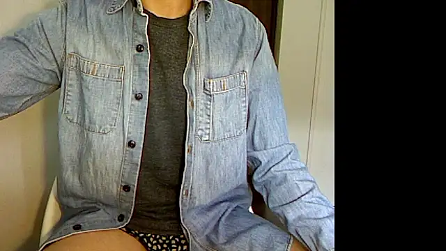 Snapshot of Taro070 chatting on November 10, 1:26 am Taro070 online show from November 10, 1:26 am