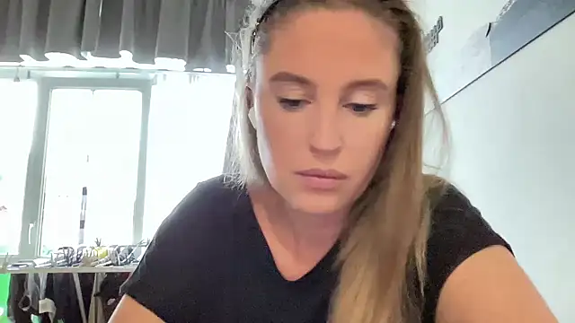 Snapshot of Ameli8 chatting on November 7, 12:49 pm Ameli8 online show from November 7, 12:49 pm