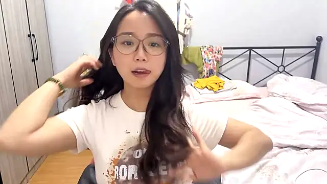 Hmm 0303 online show from April 27, 4:27 pm