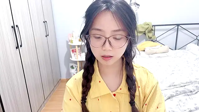 Hmm 0303 online show from May 5, 4:48 pm