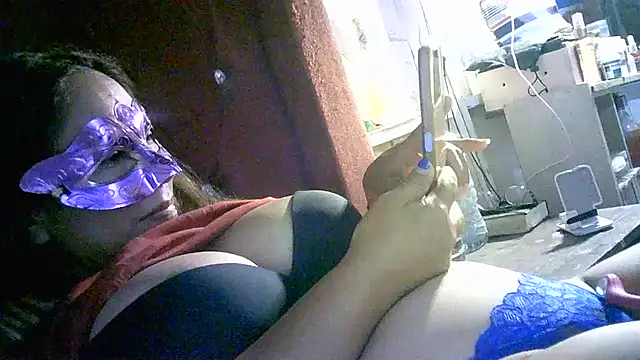 Zulreyna online show from May 2, 4:06 am