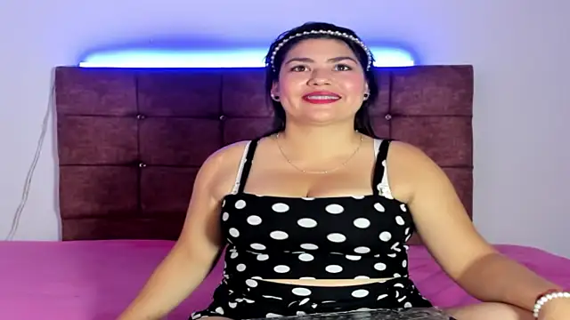 Snapshot of NoirAntonela chatting on November 14, 6:06 pm NoirAntonela online show from November 14, 6:06 pm