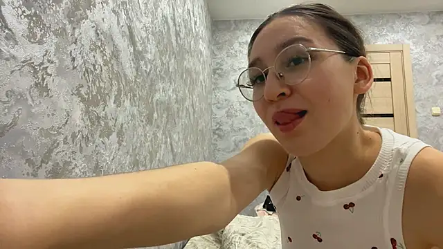 Snapshot of SofiYong chatting on November 7, 4:07 pm SofiYong online show from November 7, 4:07 pm