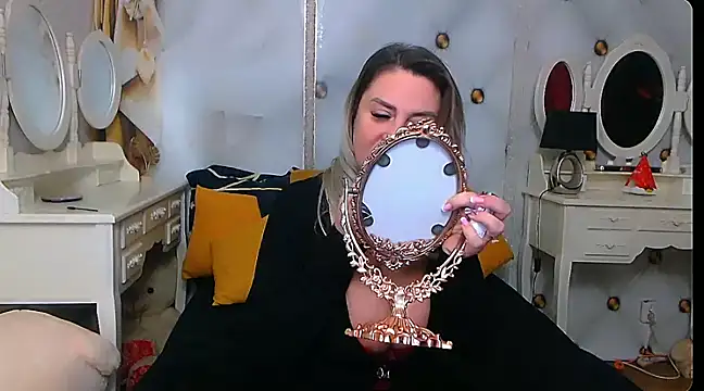 Snapshot of xplayfullblondexx chatting on January 15, 6:01 am xplayfullblondexx online show from January 15, 6:01 am