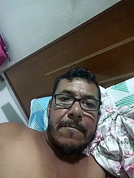 Snapshot of bruno_324278 chatting on May 4, 7:21 pm bruno 324278 online show from May 4, 7:21 pm