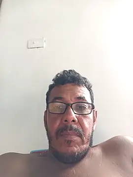 Snapshot of bruno_324278 chatting on May 8, 8:58 pm bruno 324278 online show from May 8, 8:58 pm