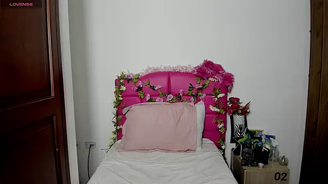 Snapshot of AriannaFox_ chatting on November 6, 11:55 am AriannaFox online show from November 6, 11:55 am