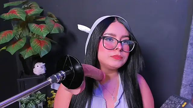 Snapshot of Amy_whittee chatting on July 1, 3:41 am Amy whittee online show from July 1, 3:41 am