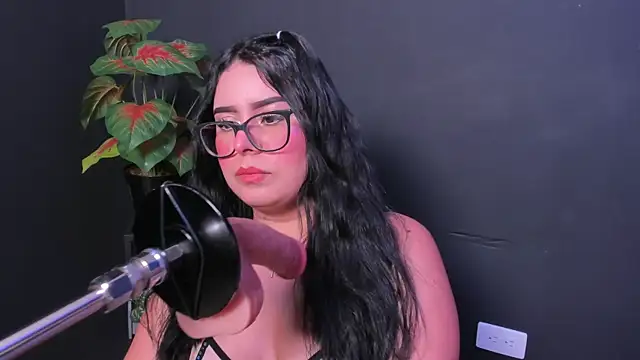 Snapshot of Amy_whittee chatting on July 6, 3:58 am Amy whittee online show from July 6, 3:58 am