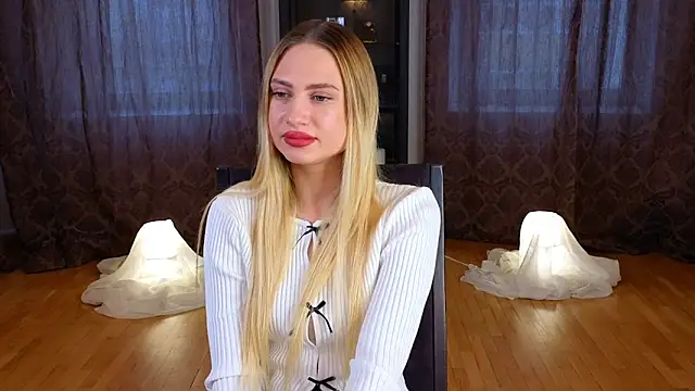 Snapshot of FreidaLerew chatting on November 11, 4:45 am FreidaLerew online show from November 11, 4:45 am