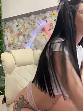 Snapshot of Candy_T33n chatting on December 4, 4:38 pm Candy T33n online show from December 4, 4:38 pm