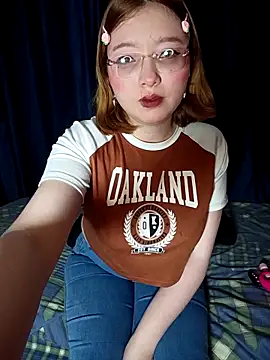 Snapshot of Michi_sauria1 chatting on December 18, 7:25 am Michi sauria1 online show from December 18, 7:25 am