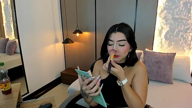 coral rosse  online show from November 22, 7:24 pm