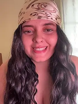 candicewest  online show from March 27, 4:29 pm