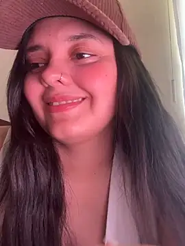Snapshot of candicewest_ chatting on April 16, 5:25 pm candicewest online show from April 16, 5:25 pm