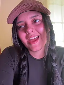 Snapshot of candicewest_ chatting on April 23, 6:10 pm candicewest online show from April 23, 6:10 pm