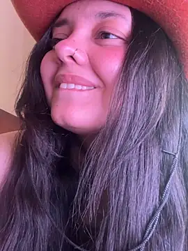 Snapshot of candicewest_ chatting on April 29, 5:30 pm candicewest online show from April 29, 5:30 pm
