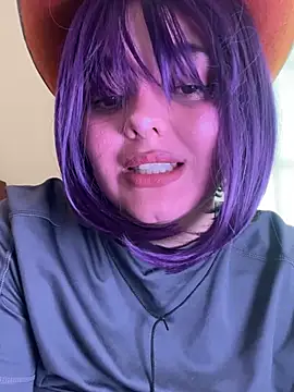 Snapshot of candicewest_ chatting on June 15, 6:54 pm candicewest online show from June 15, 6:54 pm