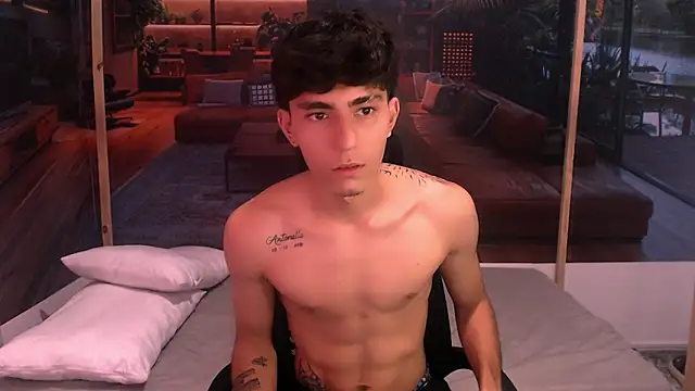 Snapshot of Bryant_Connor chatting on November 8, 3:18 am Bryant Connor online show from November 8, 3:18 am