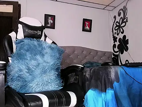 couple-hothot online show from March 8, 8:12 pm