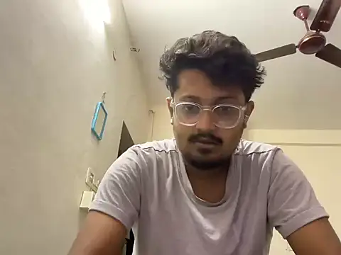 Snapshot of Your_yash2 chatting on July 4, 6:03 pm Your yash2 online show from July 4, 6:03 pm