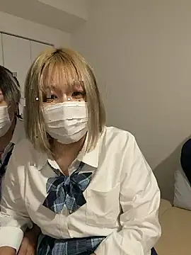 Snapshot of MISIRINN chatting on November 28, 2:42 pm MISIRINN online show from November 28, 2:42 pm