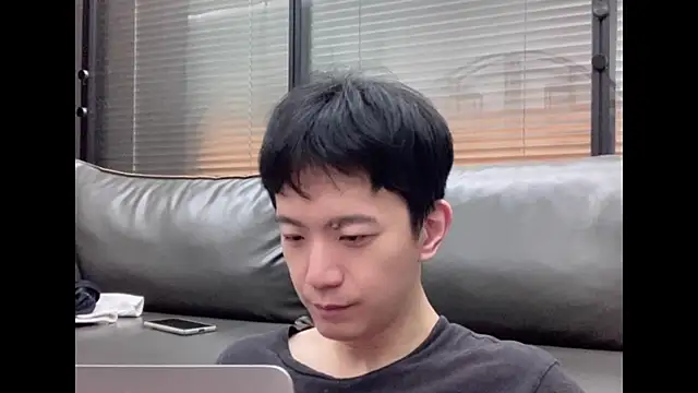 Snapshot of CouplingCry chatting on November 29, 2:20 pm CouplingCry online show from November 29, 2:20 pm