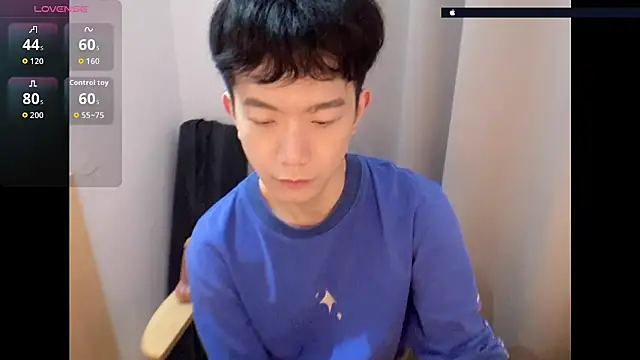 Snapshot of CouplingCry chatting on April 18, 3:49 pm CouplingCry online show from April 18, 3:49 pm