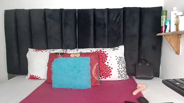 Miss-Berries online show from February 13, 1:12 am