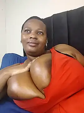 Snapshot of Miss-Berries chatting on July 9, 2:59 am Miss-Berries online show from July 9, 2:59 am