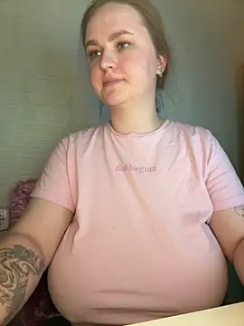 Snapshot of Monika_Boobs chatting on December 17, 5:19 pm Monika Boobs online show from December 17, 5:19 pm