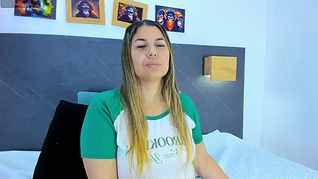 Andhrea Vale online show from February 4, 11:49 am