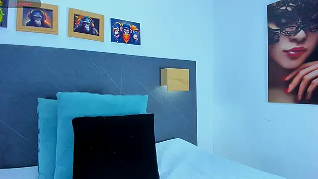 Andhrea Vale online show from March 16, 12:20 pm