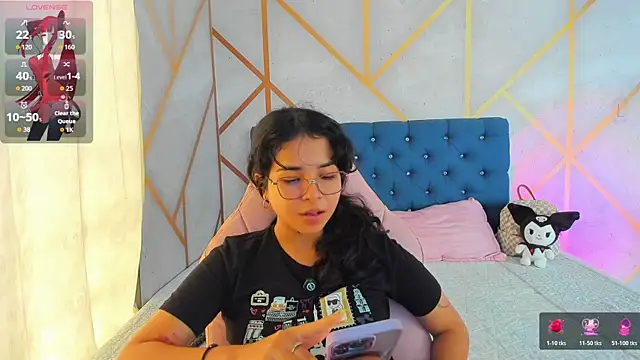  vaiolet owo online show from February 20, 7:36 pm