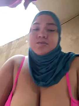 Snapshot of sweetmuslim01 chatting on May 23, 9:08 pm sweetmuslim01 online show from May 23, 9:08 pm