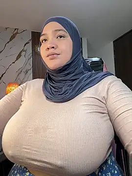 Snapshot of sweetmuslim01 chatting on June 1, 4:36 am sweetmuslim01 online show from June 1, 4:36 am