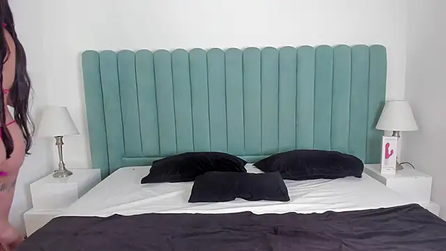 FrancescaSkuirt online show from November 12, 9:14 pm