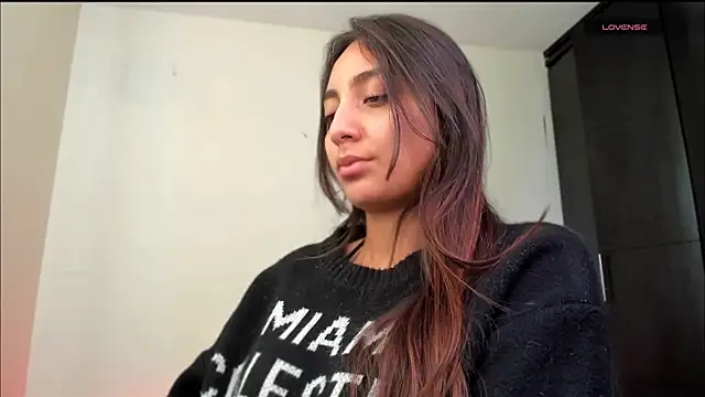 Snapshot of LilyGarcia chatting on May 11, 6:05 pm LilyGarcia online show from May 11, 6:05 pm